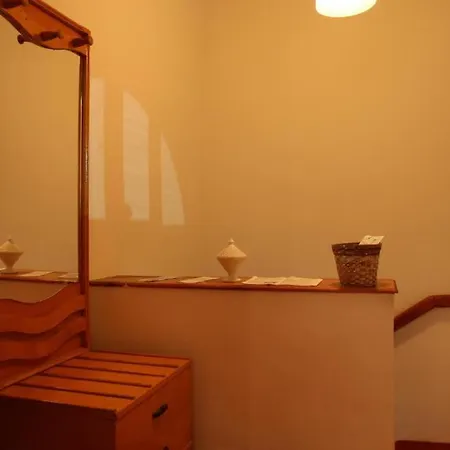 安德烈旅馆 2* 地拉那