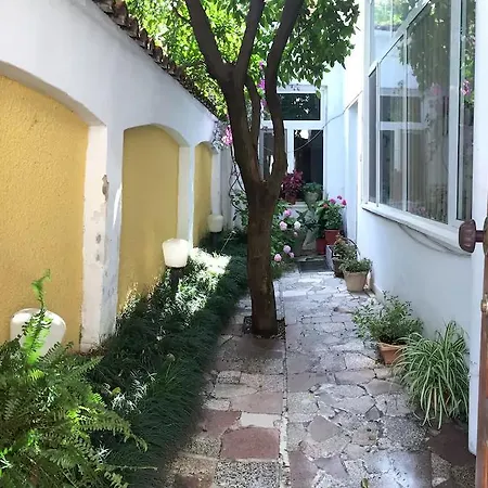 安德烈旅馆 地拉那